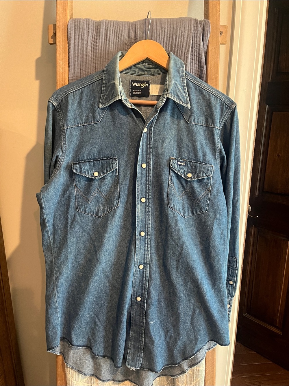 EUC 100% cotton Vintage Wrangler denim button down.  16x34 tag See pics